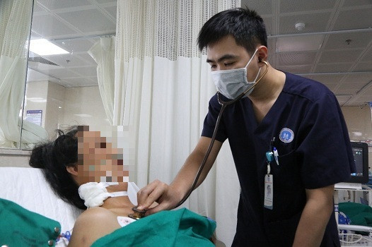 Bệnh nhân may mắn được cứu sống.