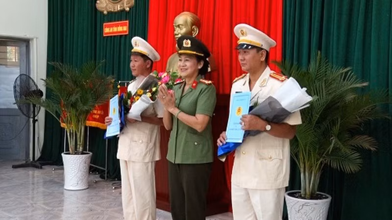 Sau ky luat, nu Pho GD Cong an dau tien tinh Dong Nai xin ve huu-Hinh-11