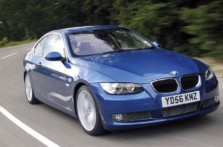  BMW: 3-Series đời từ 2003 đến 2006, bản 325i đời 2006 và bản 335i từ 2007 đến 2010 bị chê vì lỗi bơm nước, nhanh mòn má phanh, hay trục trặc cửa sổ điện, hỏng đệm đầu máy, lỗi ở bơm xăng và kim xăng.