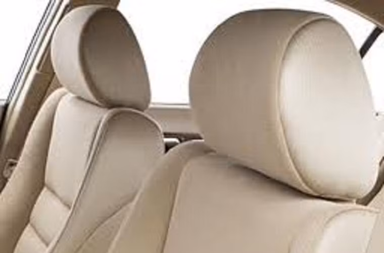 Phần tựa đầu ở ghế (1968): Volvo cung cấp thiết kế đầu tiên ở ghế trước giúp bảo vệ đầu và cổ khi va chạm từ phía sau.