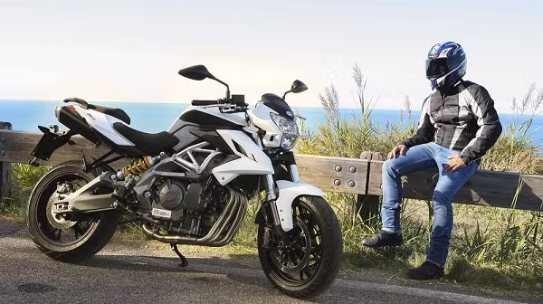 [VX-6]Benelli tung chiec moto 600cc re nhat Viet Nam