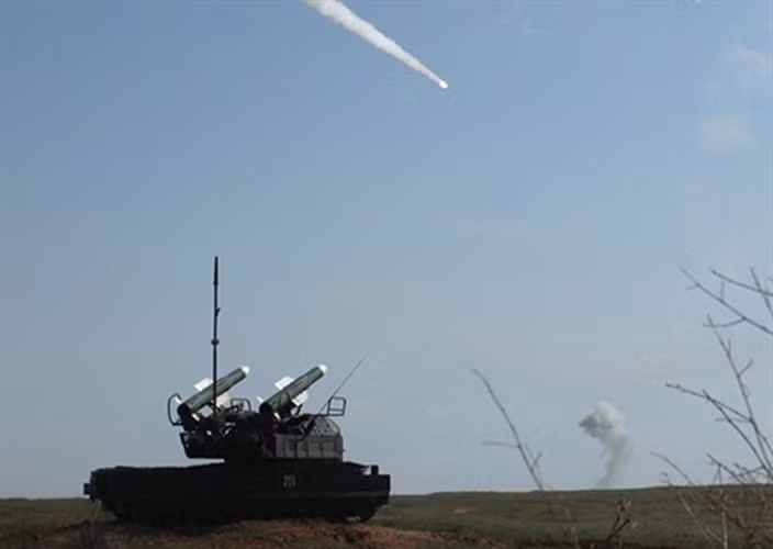 Có Buk-M2E, quân đội Syria phần nào được an ủi khi họ đang phải căng mình chống đỡ Israel và Thổ Nhĩ Kỳ.