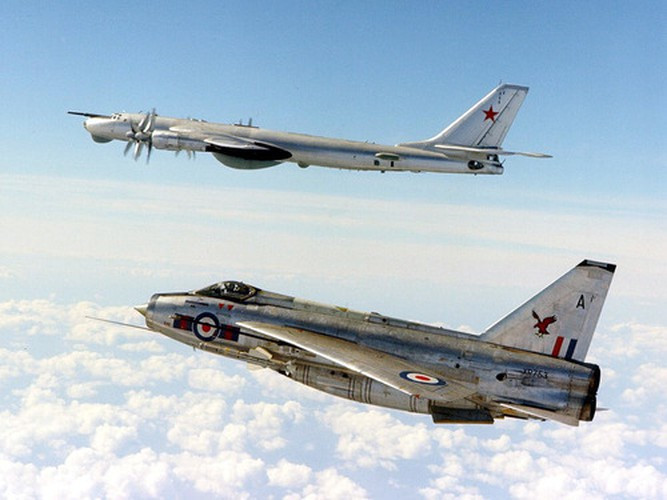 Động thái tuần tra này ngoài việc thị uy sức mạnh còn giúp Liên Xô thu thập được các tin tức tình báo của phương Tây.