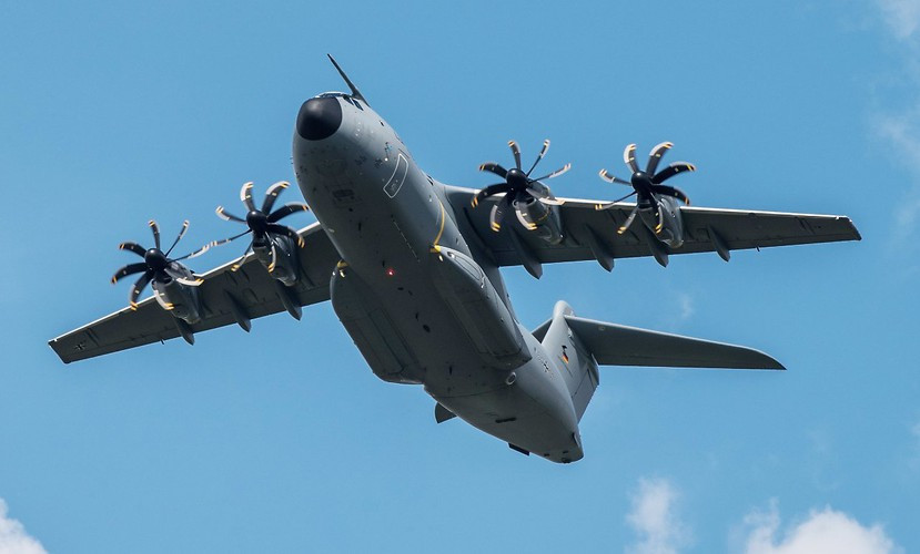  A-400M Thổ Nhĩ Kỳ có sải cánh rộng 42,4m, dài 45,1m, khoang chở hàng có thể tích khoảng 356m3, có thể chứa những trang bị cỡ lớn như trực thăng, xe chở tên lửa, xe bọc thép.