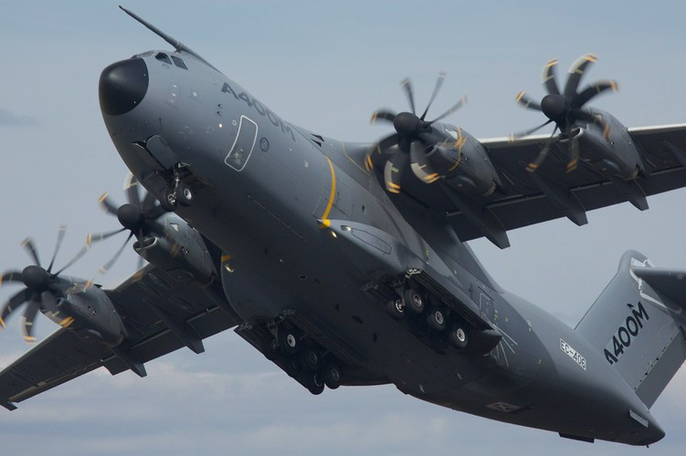 Với những năng lực thể hiện, A-400M dự đoán sẽ là dòng máy bay tầm trung đắt hàng và cạnh tranh trực tiếp với C-300J do Mỹ sản xuất