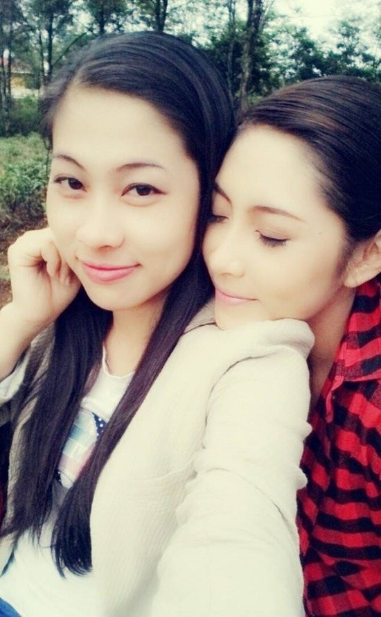 Chị gái Thuỳ Trang và Thu Thảo.