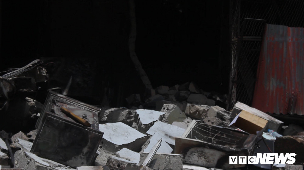 HIện trường đổ nát trong nhà của tên trùm khét tiếng sau khi bị lực lượng chức năng truy quét.