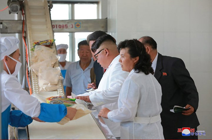 Nhà lãnh đạo Triều Tiên rất quan tâm đến sản phẩm của nhà máy.