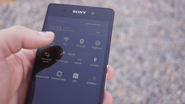 Chiếc điện thoại có kết nối wifi nhà nghỉ đã khiến việc chị vợ ngoại tình bị phát hiện (ảnh minh họa)