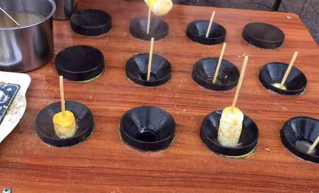 Que trứng – món ăn tưởng lạ mà quen đem lại thu nhập hàng chục triệu đồng mỗi tháng