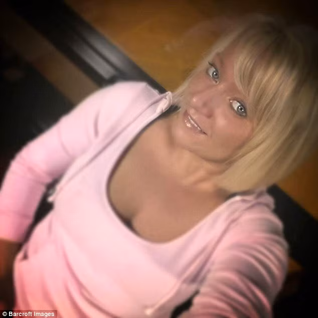 Đáng nói, không có cách chữa trị cho CRPS, cô Kayla phải học cách chấp nhận sống với căn bệnh đáng sợ này suốt quãng đời còn lại.