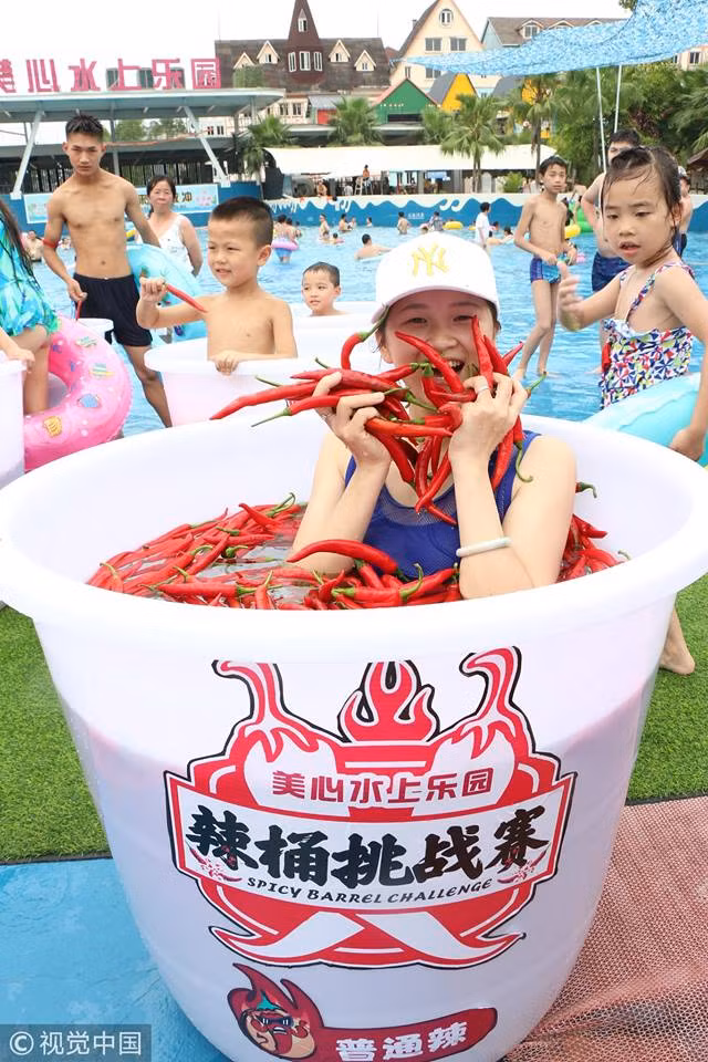 Các thí sinh cũng phải trải qua bốn cấp độ cay nóng khác nhau.