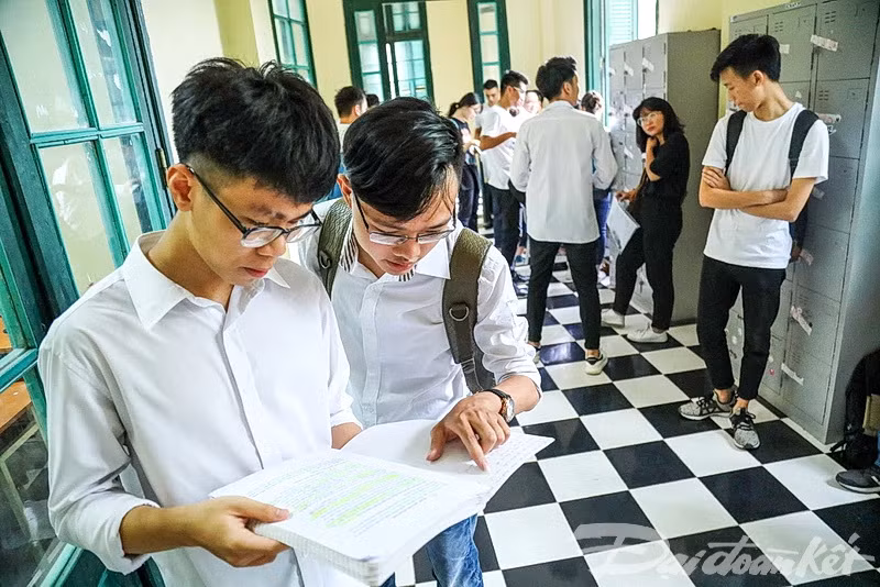 Nop ho so trung tuyen vao lop 10 o Ha Noi the nao?