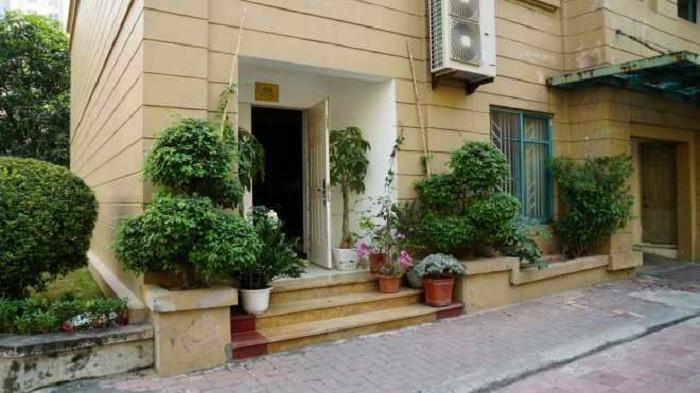 Năm 2016, Quang Tèo mua căn hộ trị giá hơn 7 tỷ đồng, rộng khoảng 170 m² tại khu Mỹ Đình, Hà Nội. Căn hộ nằm trong một khu đô thị sang trọng, điều kiện an ninh nghiêm ngặt. Các dịch vụ vui chơi, giải trí như bể bơi, sân tenis… đều có đầy đủ.