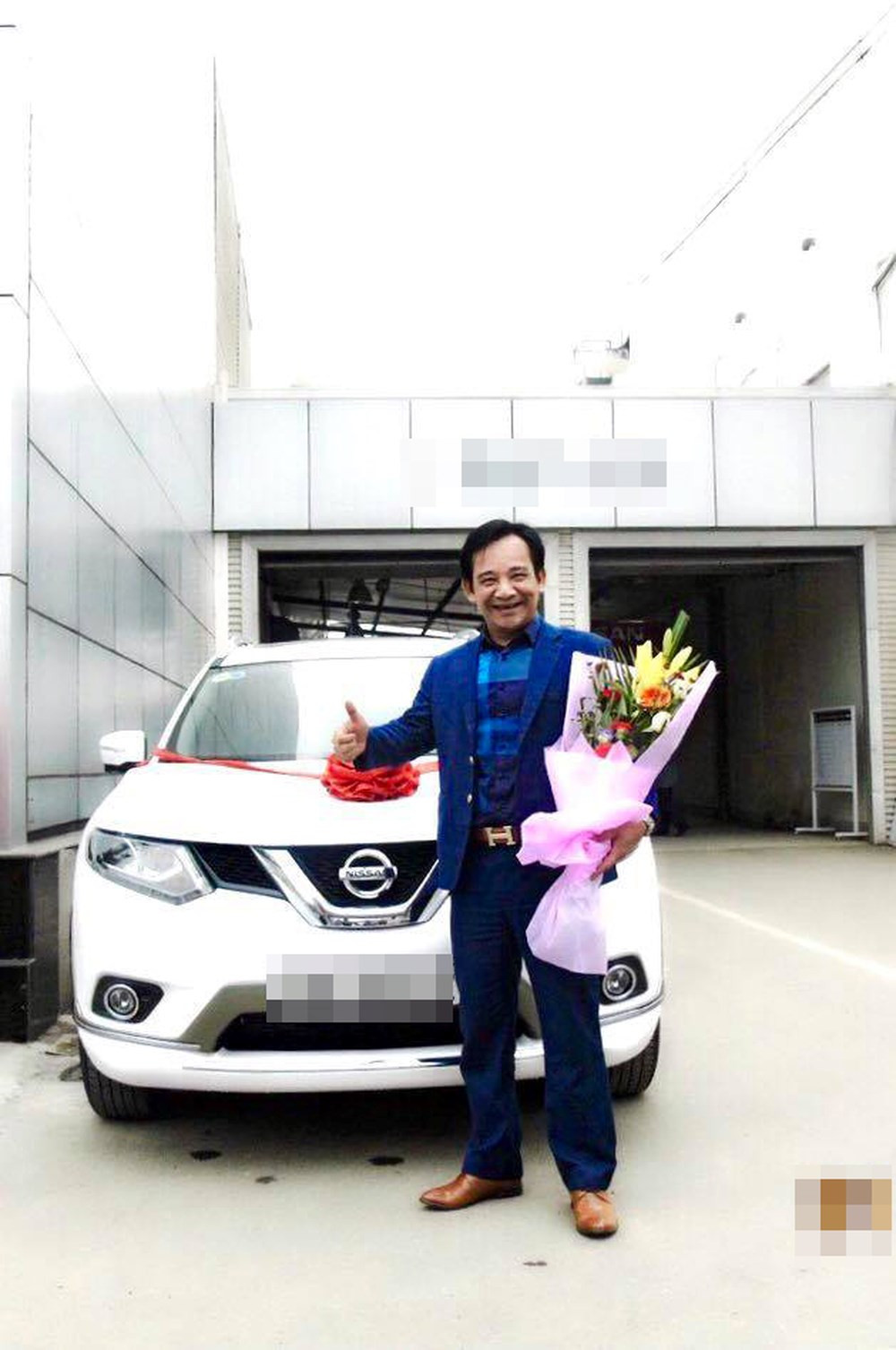 Quang Tèo vừa mới đổi xe hơi. Chiếc xe hiện tại của anh có giá trị hơn 1 tỷ. Trước đây, anh là người đầu tiên trong Nhà hát Kịch Hà Nội sắm xe hơi.