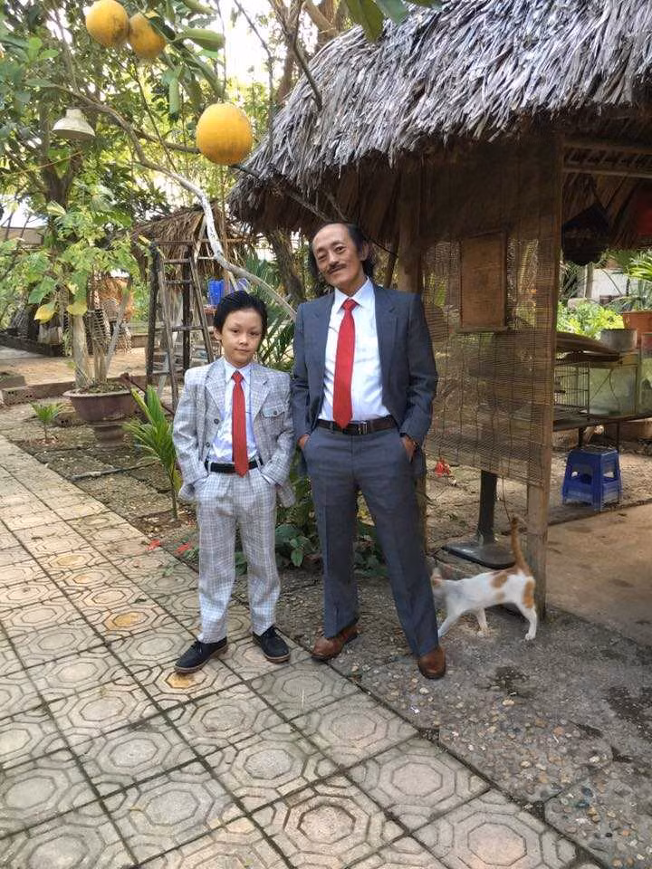 Đây cũng là nơi Giang Còi thường rủ bạn bè về vui chơi vào mỗi dịp cuối tuần. Ngoài ra, anh còn có một căn hộ chung cư ở Nghĩa Tân (Cầu Giấy - Hà Nội).