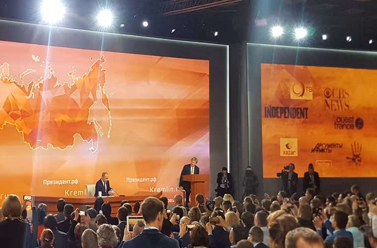 Về chính sách đối ngoại của Nga trong tương lai, Tổng thống Putin khẳng định rằng Nga và Trung Quốc sẽ duy trì quan hệ đối tác chiến lược lâu dài, cho dù cuộc bầu cử Tổng thống Nga năm 2018 có kết quả như thế nào. Ảnh: Twitter.