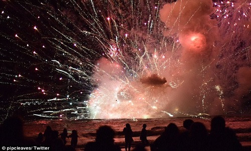 Vụ nổ xảy ra khi hàng nghìn người tề tựu chờ đón giao thừa. Ảnh: Twitter.