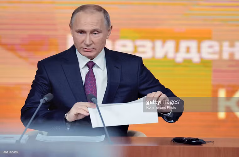 Trong đó, Tổng thống Putin bác bỏ những cáo buộc về cái gọi là sự can thiệp của Nga vào bầu cử Mỹ (năm 2016), gọi đó là “sự bịa đặt”. Ảnh: Getty Images.