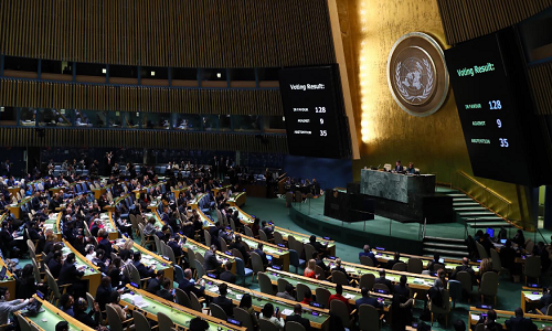 Phiên họp khẩn cấp của Đại hội đồng Liên Hợp Quốc hôm 21/12. Ảnh: Twitter.