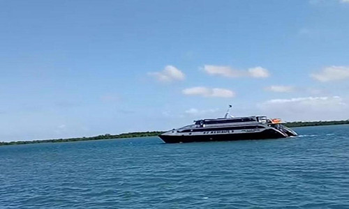 Phà Mercraft 3 của Philippines gặp nạn khi đang ở theo 251 người. Ảnh: RAPPLER.