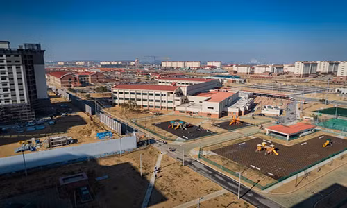 Trại Hamphreys hoạt động như một thành phố Mỹ. Ảnh: ABC News.