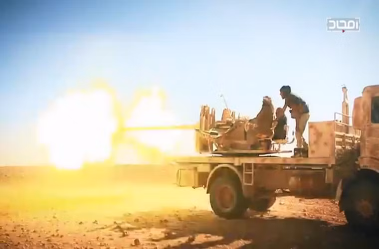 Trong diễn biến khác trên chiến trường Syria, theo hãng FARS (Iran), tại tỉnh Damascus, Quân đội Syria đã gây tổn thất nặng cho nhóm liên minh thánh chiến Tahrir al-Sham Hayat ở phía tây nam tỉnh, đồng thời tiêu diệt chỉ huy cấp cao của nhóm khủng bố này là Aiman Sami al-Ta'ani. Ảnh: AMN.