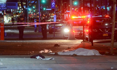 Cảnh sát phong tỏa hiện trường vụ tấn công hôm 3/12. Ảnh: New York Post.
