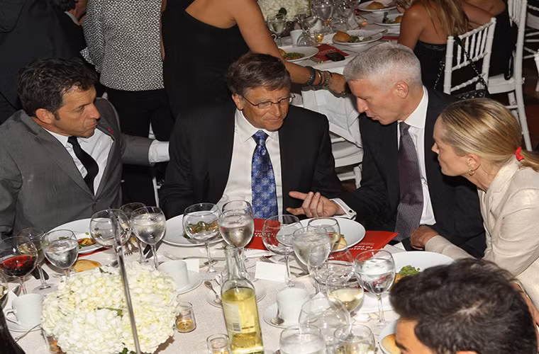 ...với 6 nhà bếp. Ảnh: BI.