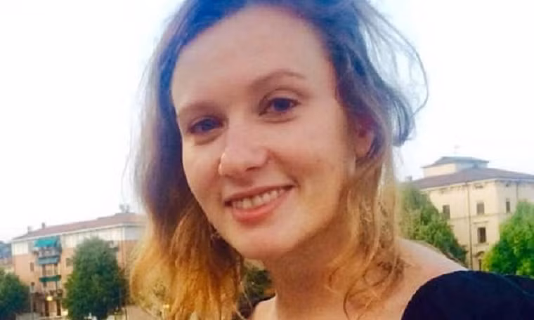 Cô có thời gian hoạt động tại Iraq với tư cách một nhà nghiên cứu trước khi tới Libya làm việc với vai trò là một nhà quản lý chính sách. Ảnh: The Guardian.