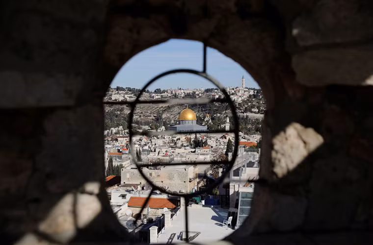 Được thành lập từ khoảng thiên niên kỷ thứ 4 trước Công nguyên, Jerusalem đã trải qua nhiều thăng trầm của lịch sử, với hai lần bị phá hủy, 23 lần bị vây hãm, hơn 50 lần bị tấn công, xâm chiếm và chiếm lại 44 lần. Ảnh: Sputnik.