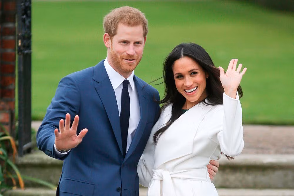 Những người không thuộc dòng dõi Hoàng gia sẽ không được phép chạm vào người Meghan Markle, sau khi cô chính thức trở thành vợ Hoàng tử Harry. Ảnh: Richest.