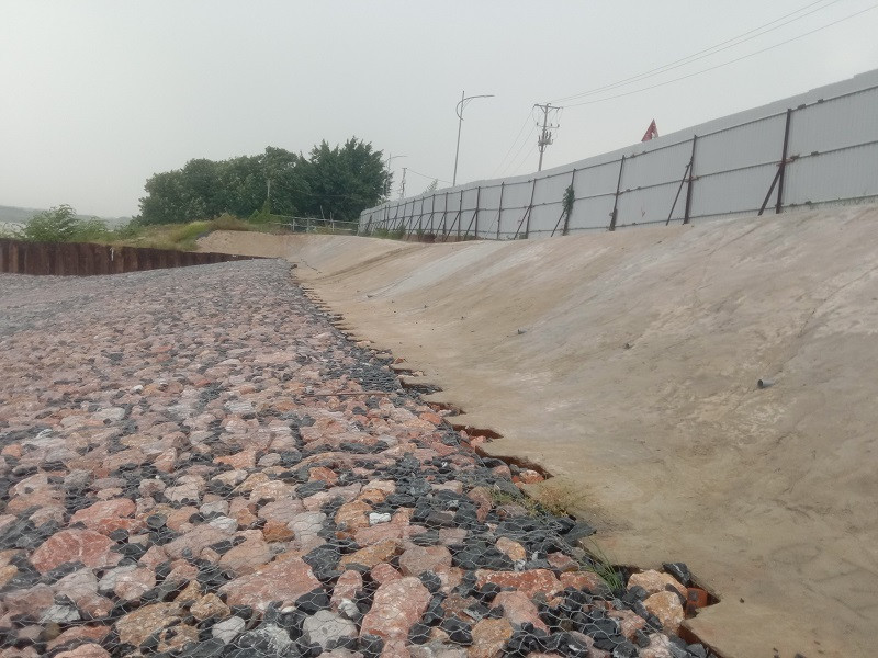 Su co nut vo de Huu Hong: 6 thang… chua duoc khac phuc-Hinh-4