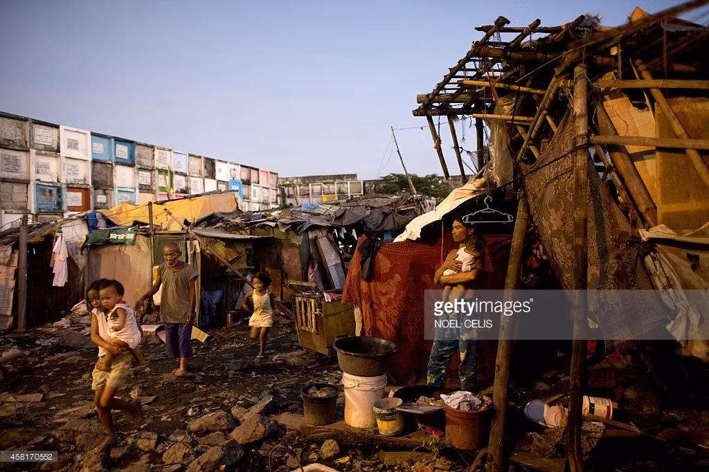 Trước mặt nhà ở mà có bãi hoang hay bãi tha ma có thể khiến gia chủ gặp nhiều tai họa, của cải hao tán. Ảnh: Gettyimages.