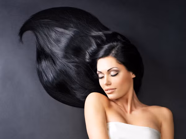 Người sở hữu mái tóc dày, đen và thô cứng khá nóng tính, quyết đoán, dám làm dám chịu. Ảnh: Ask the Pro Stylist. (Bài viết chỉ mang tính chất tham khảo, cung cấp nội dung mang tính trắc nghiệm vui cho bạn đọc).