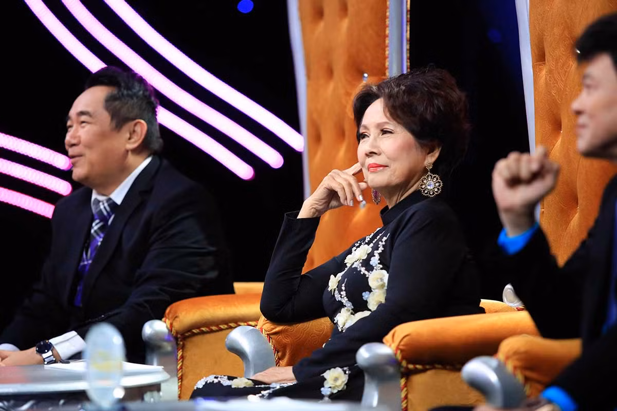 Phan Ngoc Luan cuoi guong khi hut giai 150 trieu-Hinh-2