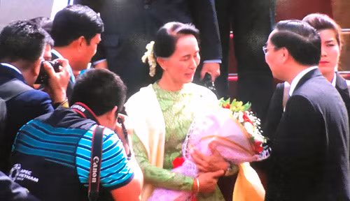 Diem nong 24h: Vi dau cha dap con toi chet, nghet tho ngay dau khai truong Zara-Hinh-5