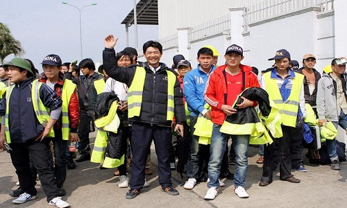 Lao động Việt Nam trở về từ Bắc Phi (Ảnh minh họa: TTXVN).