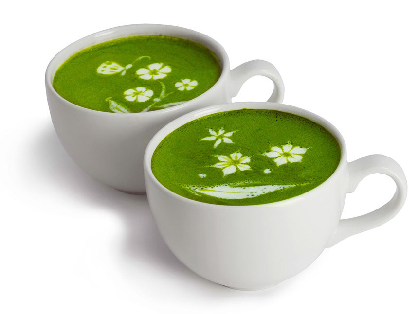 Matcha Latte: Với những tín đồ ẩm thực xứ Phù Tang thì Matcha Latte có lẽ là cái tên không quá xa lạ. Đây là loại đồ uống nổi tiếng của Nhật Bản pha từ bột trà xanh với sữa.