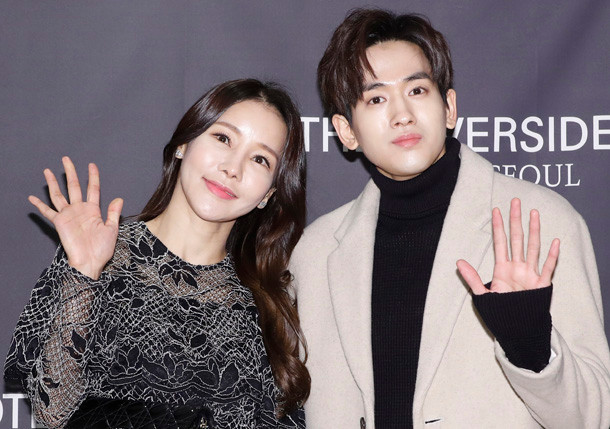 Vòng eo con kiến, hông nở, ngực gợi cảm của cô có được cũng là do tập luyện chăm chỉ.