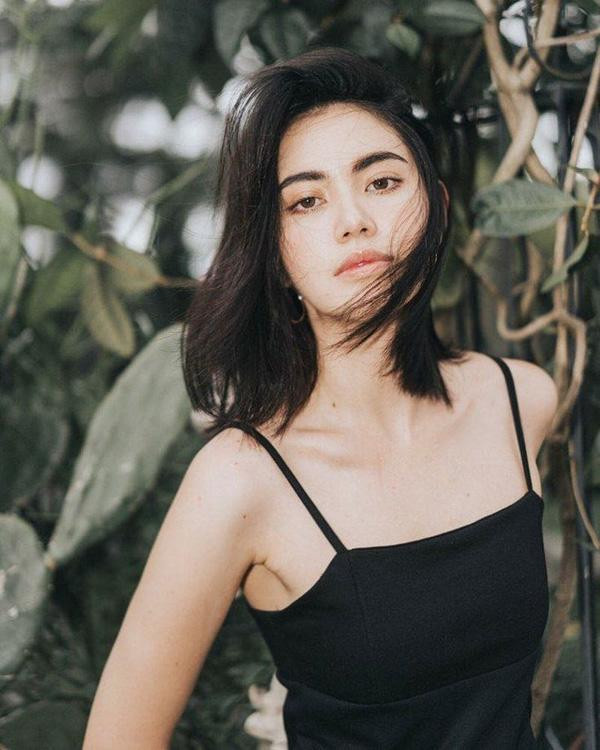 Phong cách đơn giản hay sang chảnh, Mai Davika đều thể hiện một cách xuất sắc, chứng tỏ gu thẩm mỹ tinh tế của cô nàng 26 tuổi này.