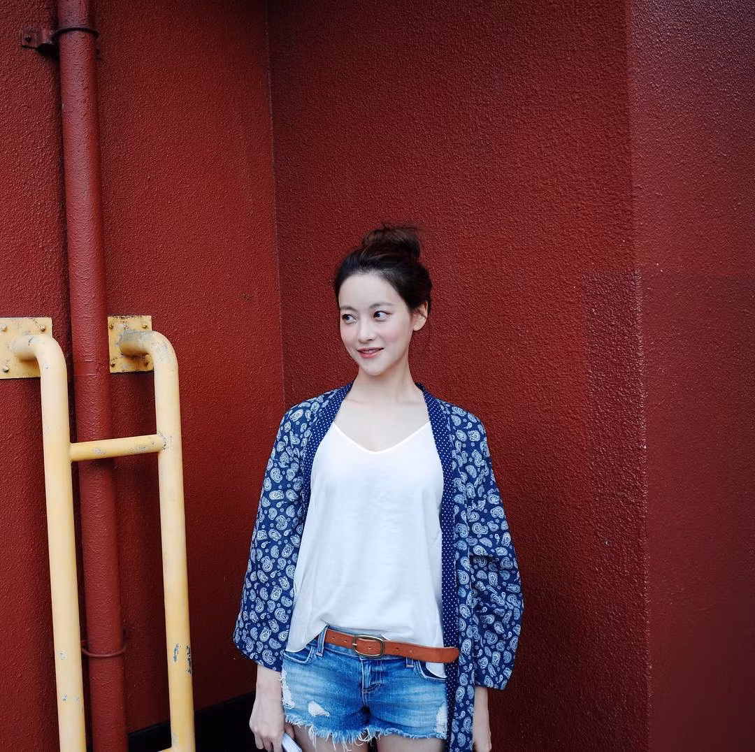 Nhiều bức hình đời thường của cô nàng trông long lanh chẳng khác gì hình chụp cho tạp chí.