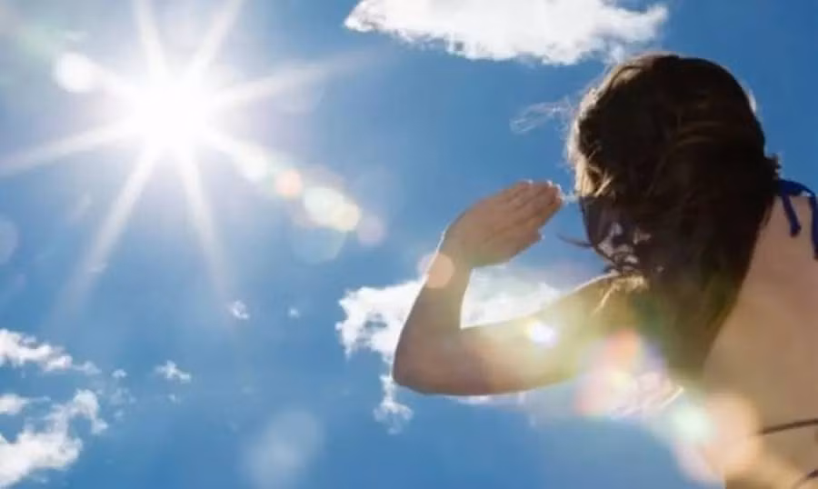 Thiếu ánh nắng mặt trời: Theo một nghiên cứu mới của Tây Ban Nha, những người bị thiếu vitamin D có dễ bị bệnh tiểu đường týp 2 và tiền tiểu đường hơn, bất kể cân nặng thế nào.