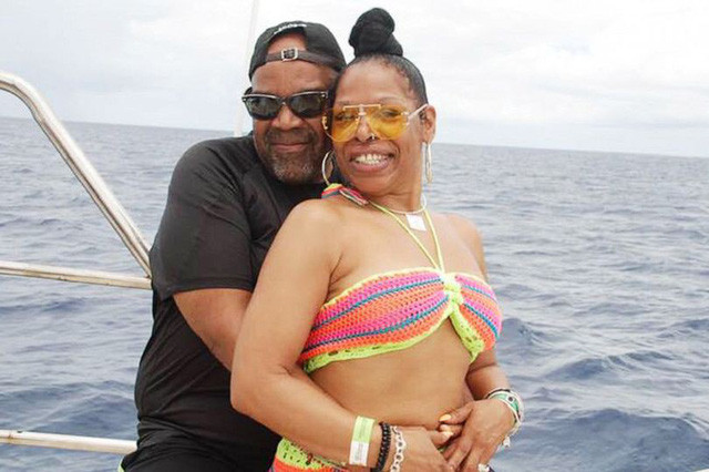 Chong chet bat thuong trong khach san, vo cung chet theo vi soc