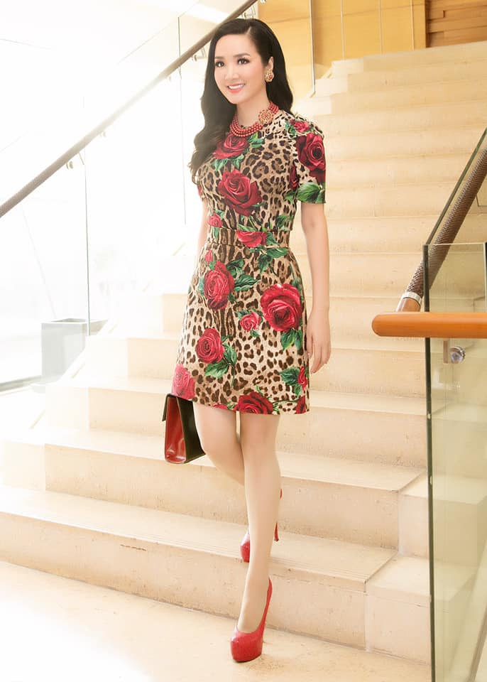 Nhan sắc và vóc dáng của người đẹp sinh năm 1971 vẫn quyến rũ và trẻ trung chẳng thua kém mỹ nhân nào trong showbiz Việt.