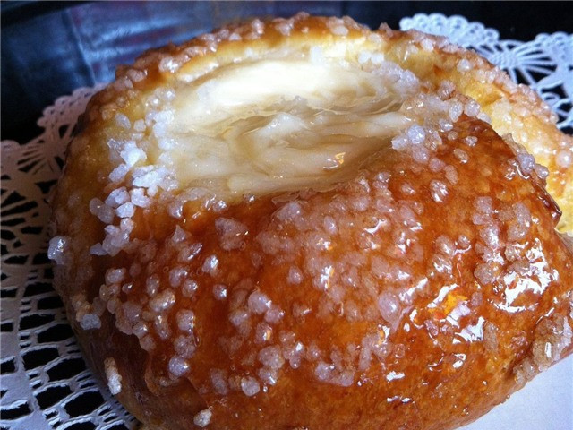 Món bánh cuộn phô mai của Đan Mạch này được người Mỹ gọi là "Danish", người Đức gọi là "Copenhagener", với 27 lớp và nhân đầy phô mai kem, hoa quả, đường.