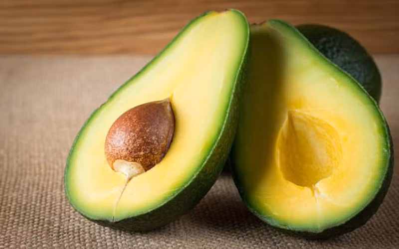 Quả bơ: Nhiều nghiên cứu gần đây đã chỉ ra tác dụng đáng kinh ngạc của quả bơ trong việc phòng ngừa một số căn bệnh đáng sợ như ung thư và bệnh tiêu hóa.