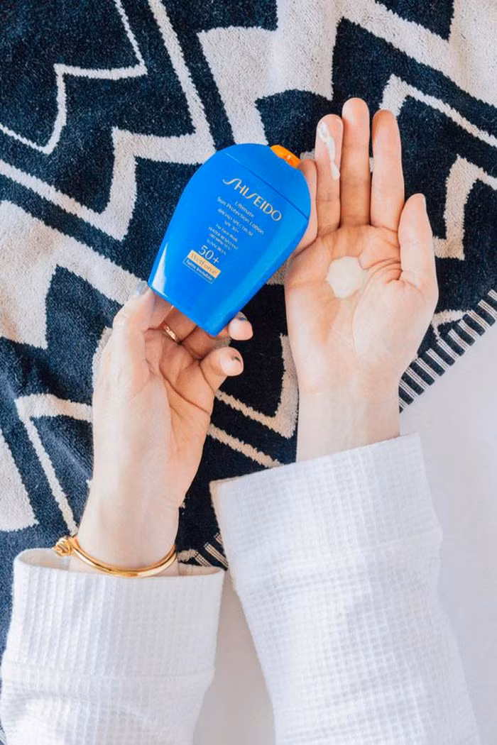 Top kem chống nắng chống được nắng cực hiệu quả mà bác sĩ tin dùng - Hình 9 Top kem chong nang chong duoc nang cuc hieu qua ma bac si tin dung-Hinh-9