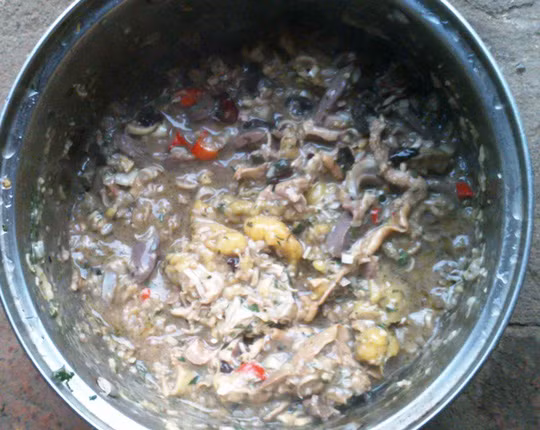 Canh rau đắng được coi là món ăn đắng nhất của người Mường xứ Thanh. Vị đắng của món này hơn hẳn món rau đắng của người miền Nam, nó khiến người ăn cảm thấy tê người.