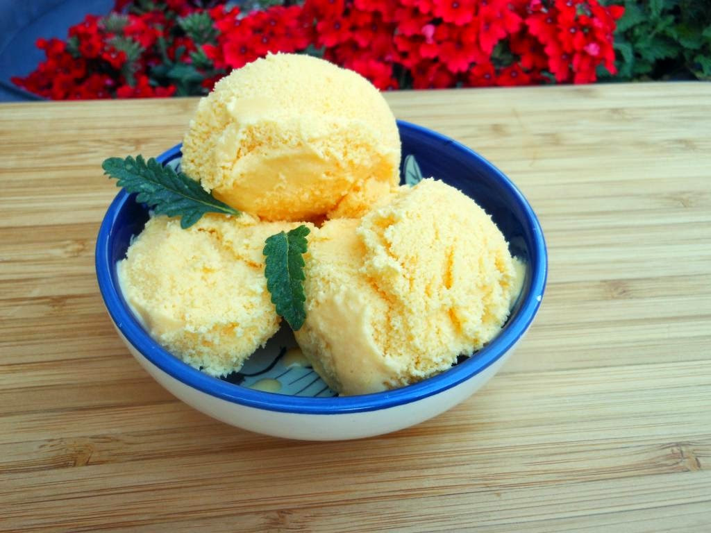 Kem dứa: Vị chua chua, ngọt ngọt xen lẫn với mùi thơm dịu của dứa, béo béo của kem sữa tươi khiến mọi bé yêu và người lớn đều thích thú.